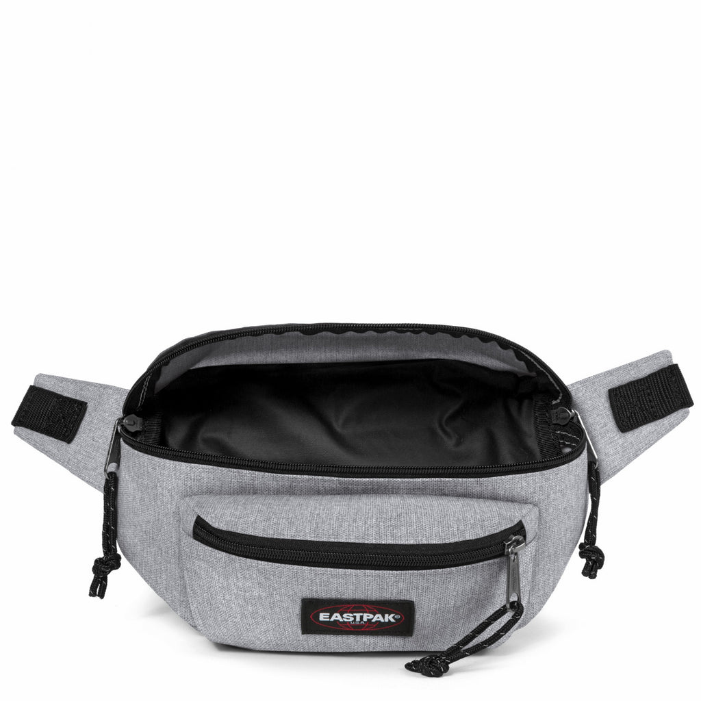 EASTPAK DOGGY BAG Sunday Grey Övtáska EK0000733631 - 2