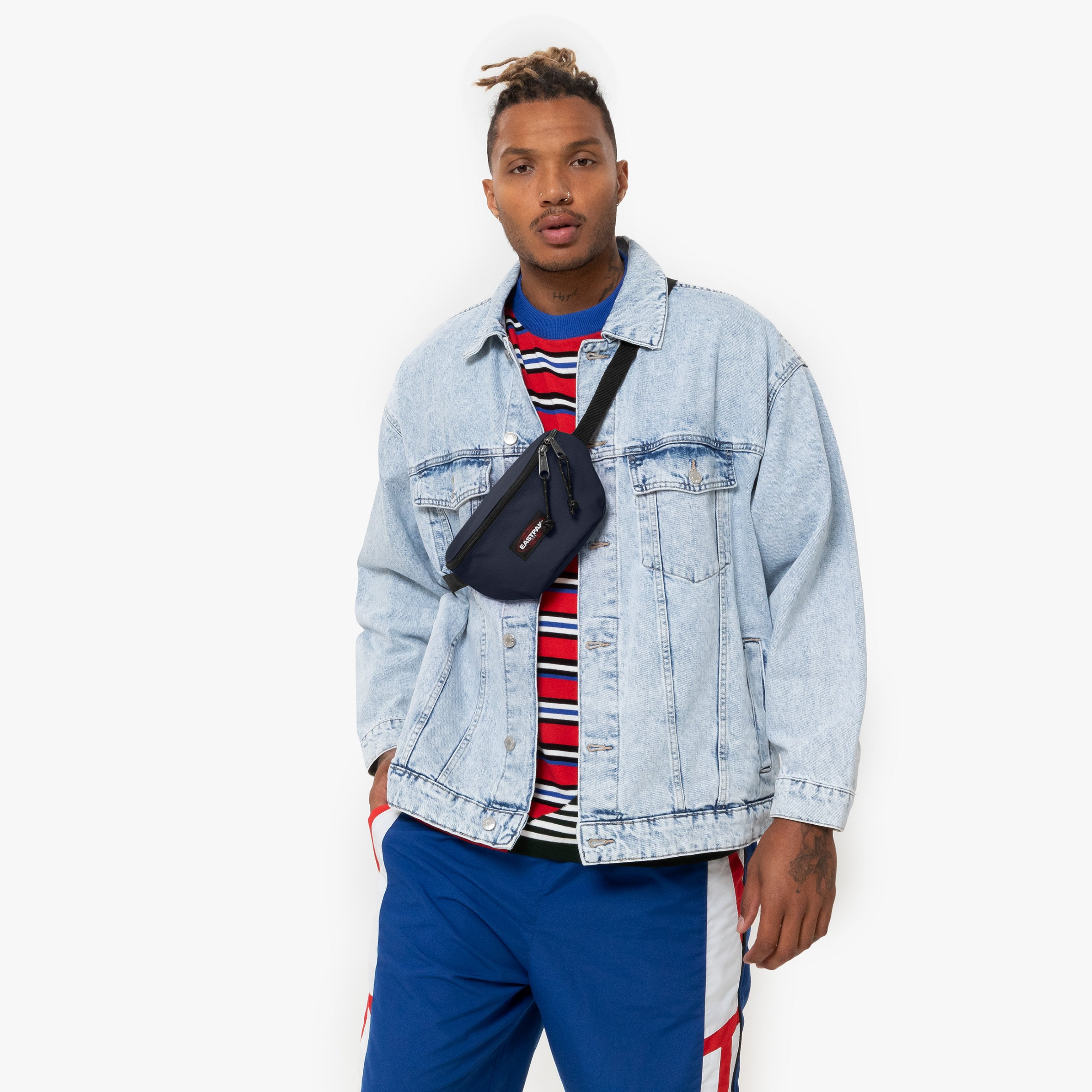 EASTPAK SPRINGER Ultra Marine Övtáska EK000074L831 - 1