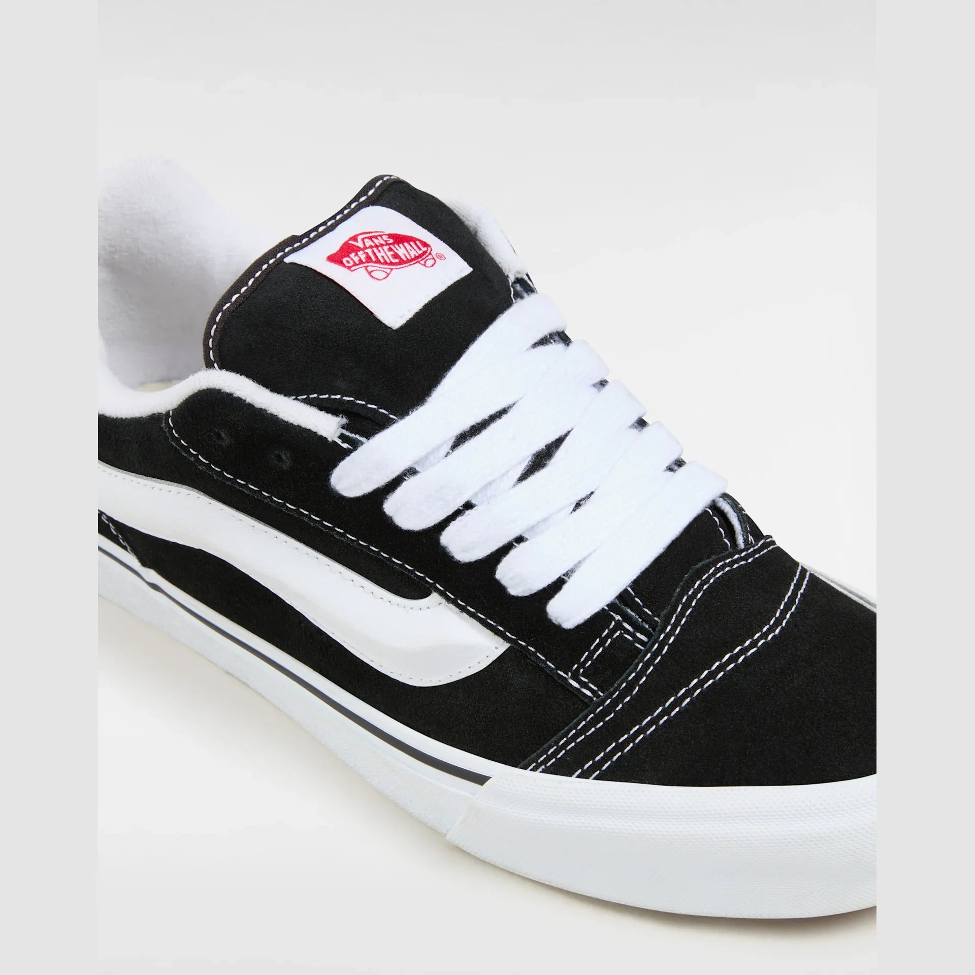 VANS Knu Skool BLACK/TRUE WHITE Cipő kép 5