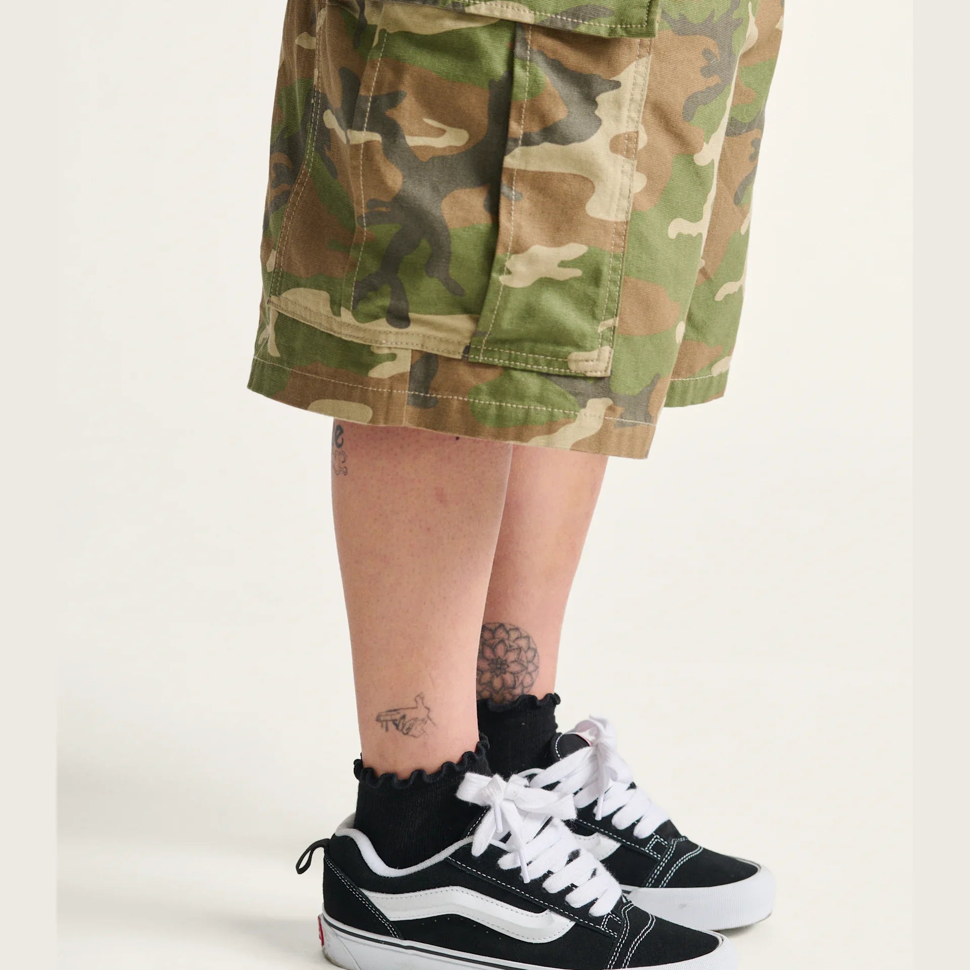 VANS Knu Skool BLACK/TRUE WHITE Cipő kép 6