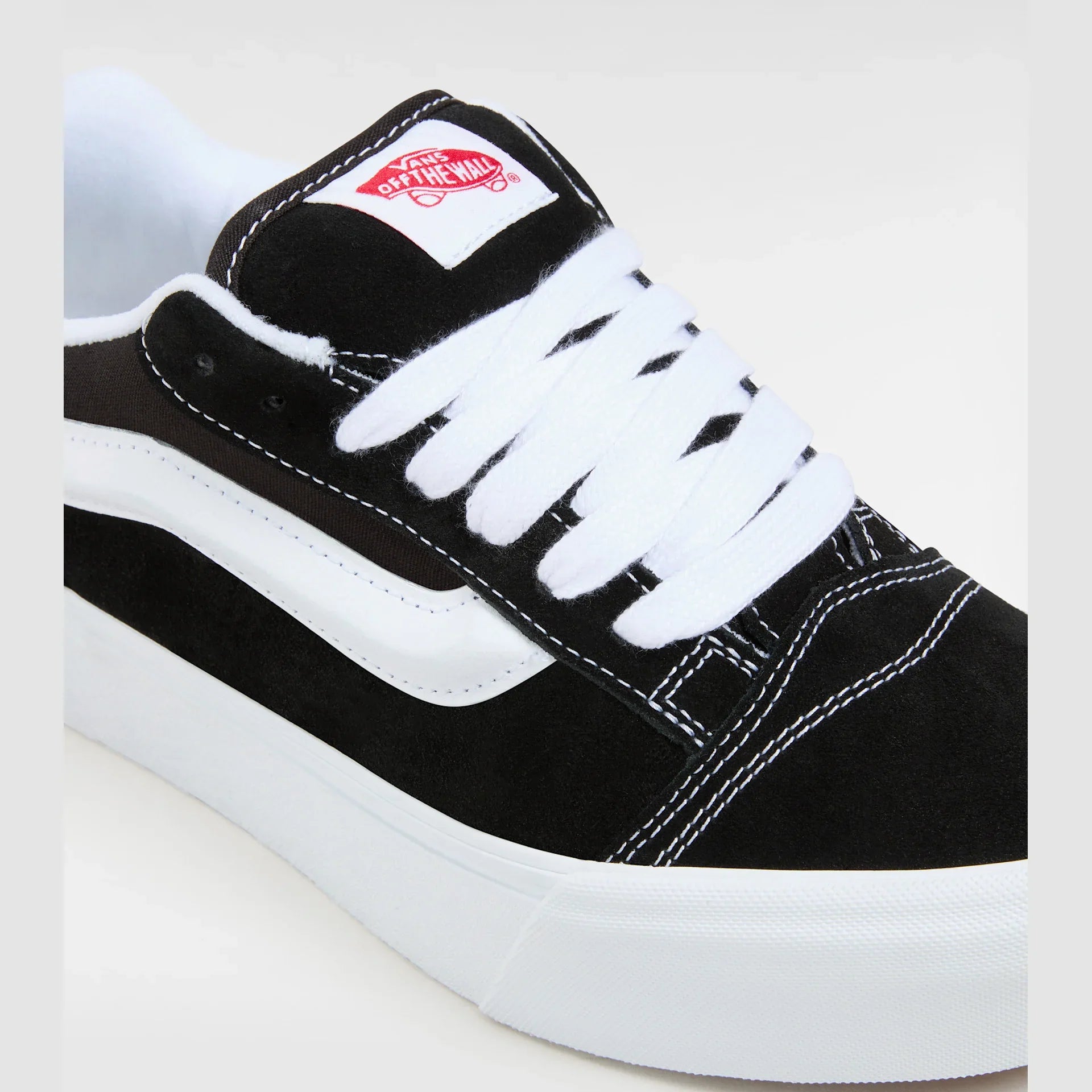 VANS Knu Stack Black/True White Cipő kép 5