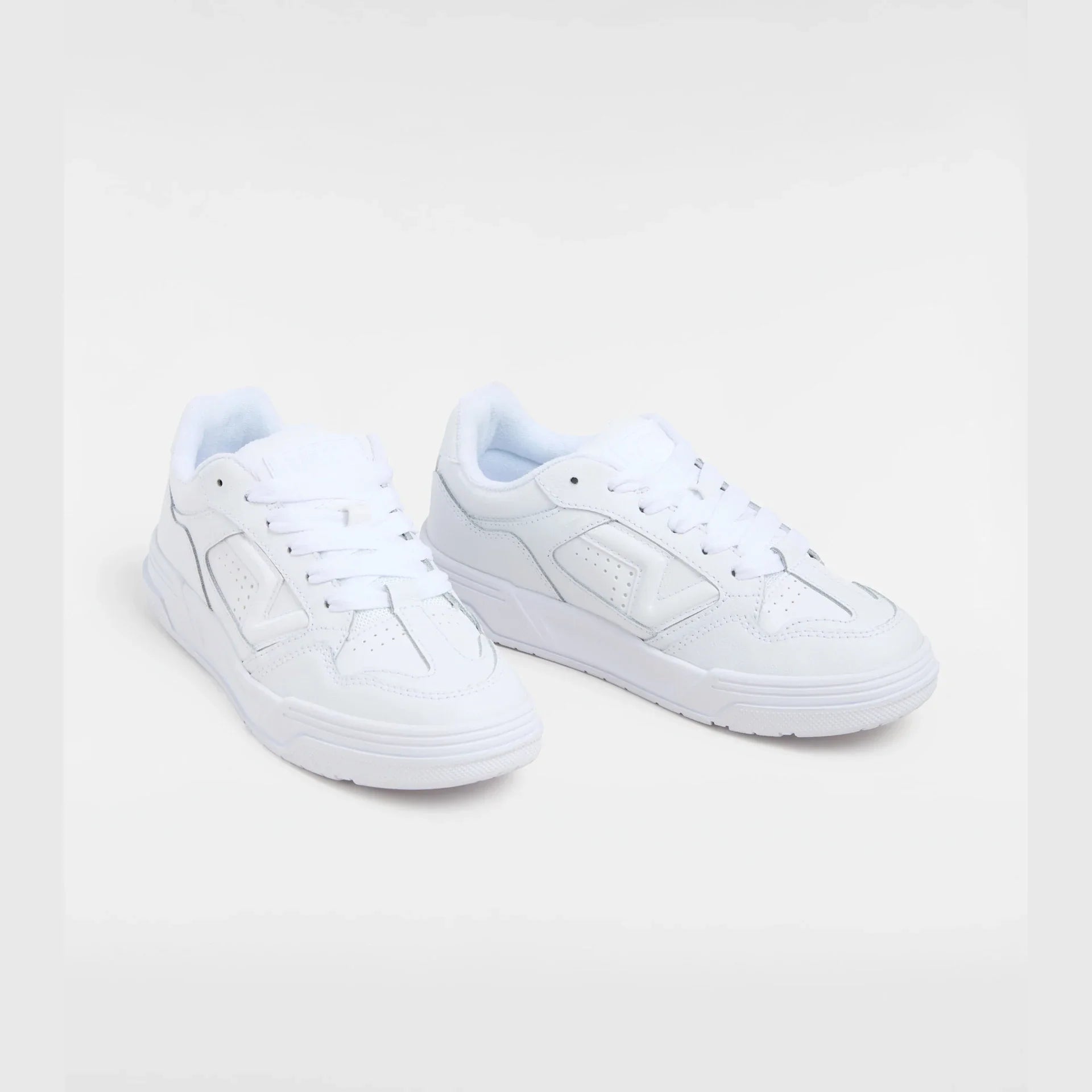 VANS Upland WHITE/WHITE Cipő kép 2