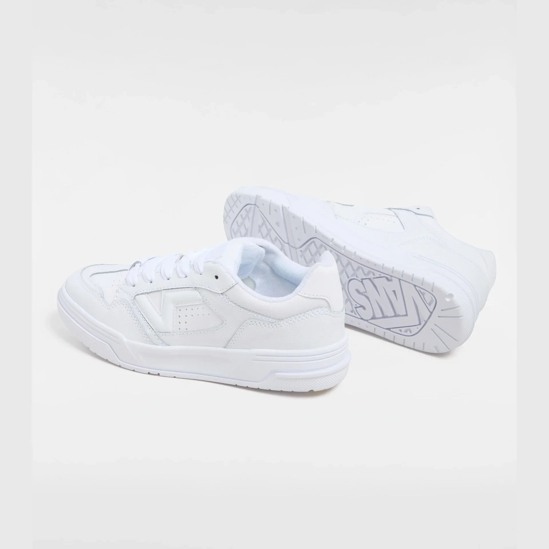 VANS Upland WHITE/WHITE Cipő kép 3
