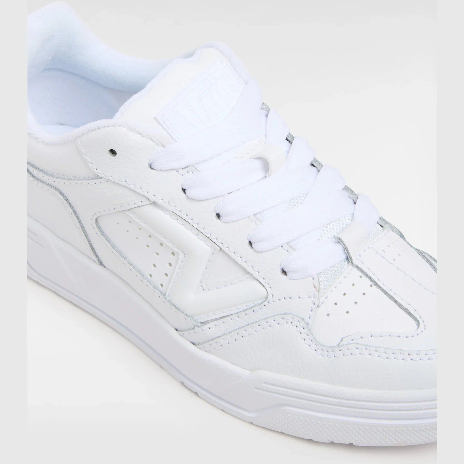 VANS Upland WHITE/WHITE Cipő kép 4