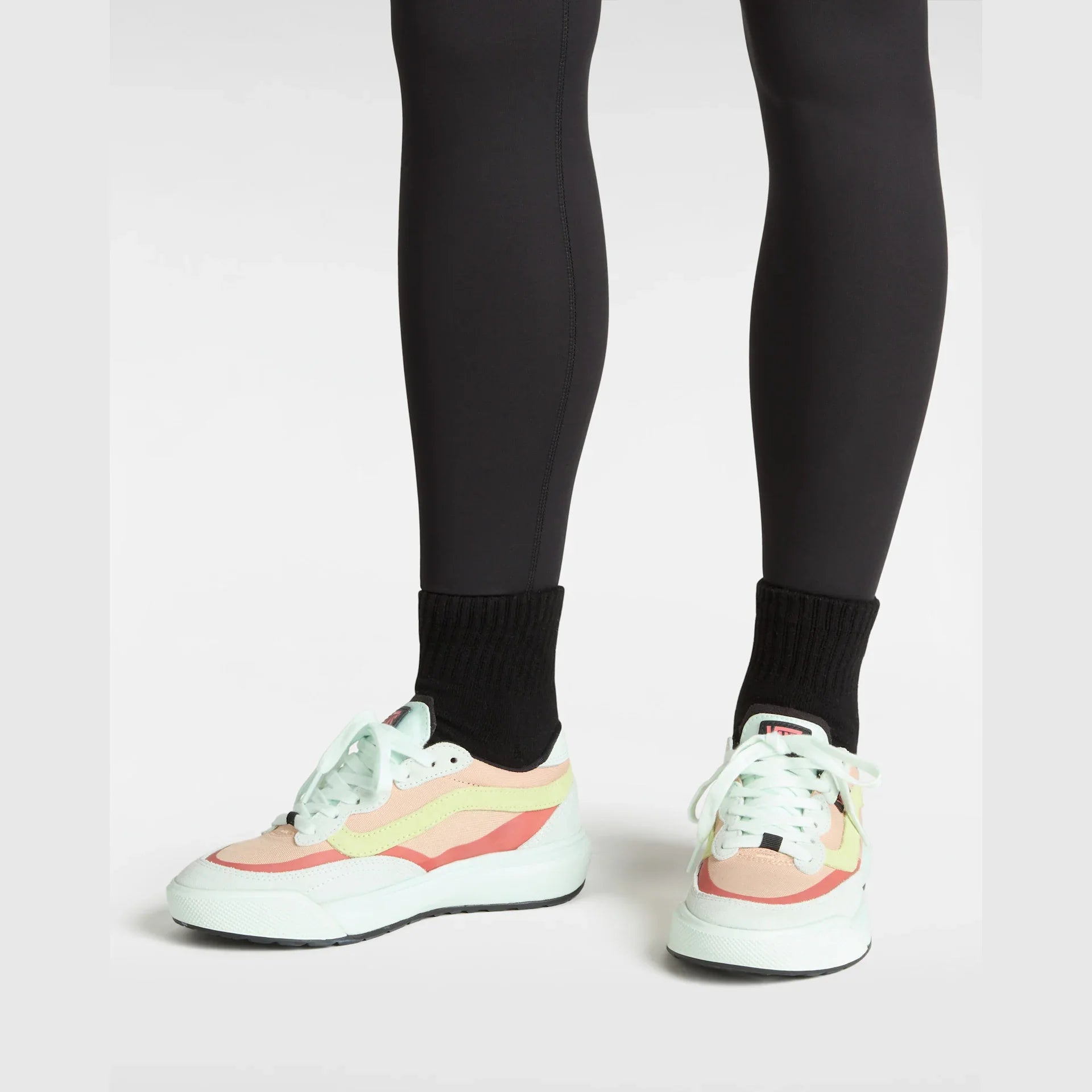 VANS MTE Ultrarange 2.0 SE GREEN/PINK kép 5