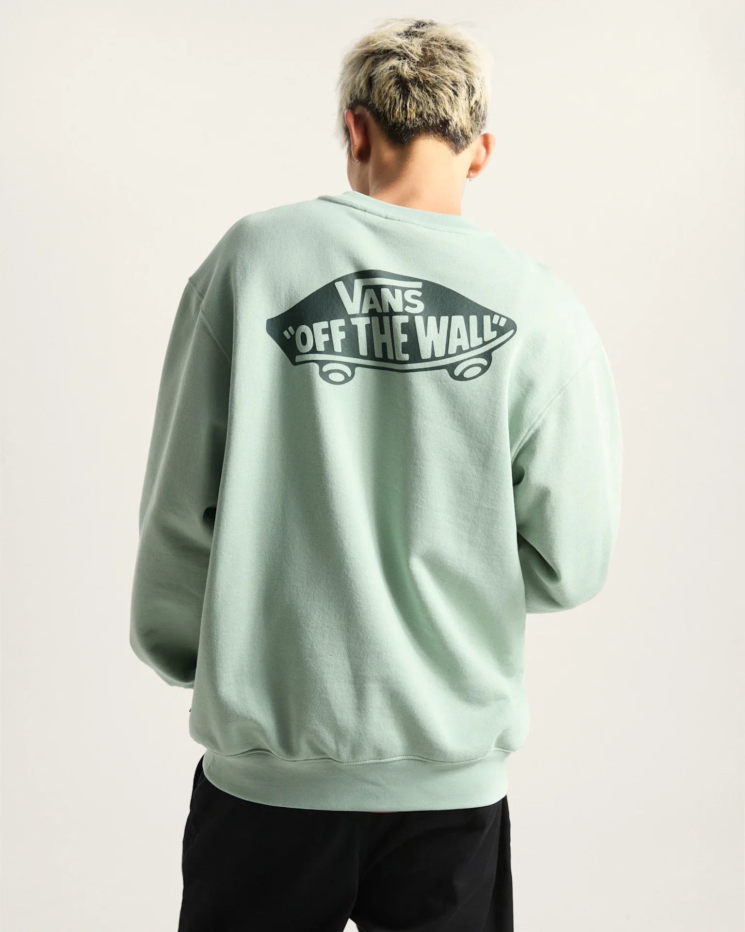 VANS STYLE 76 II LOOSE FT CREW Gray Olive kép 4