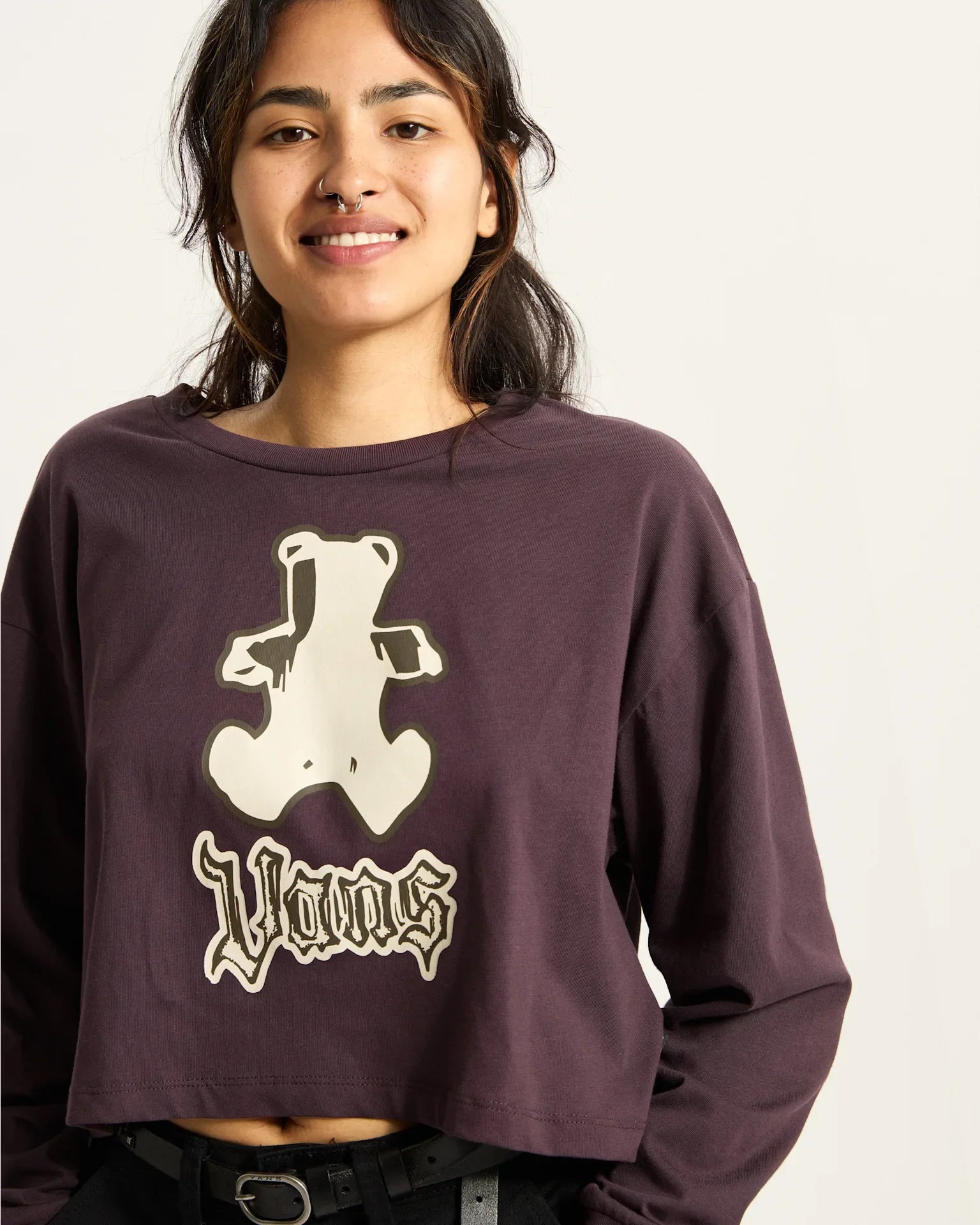 VANS LIL BEAR RELAX CROP LS TEE Dark Port kép 3