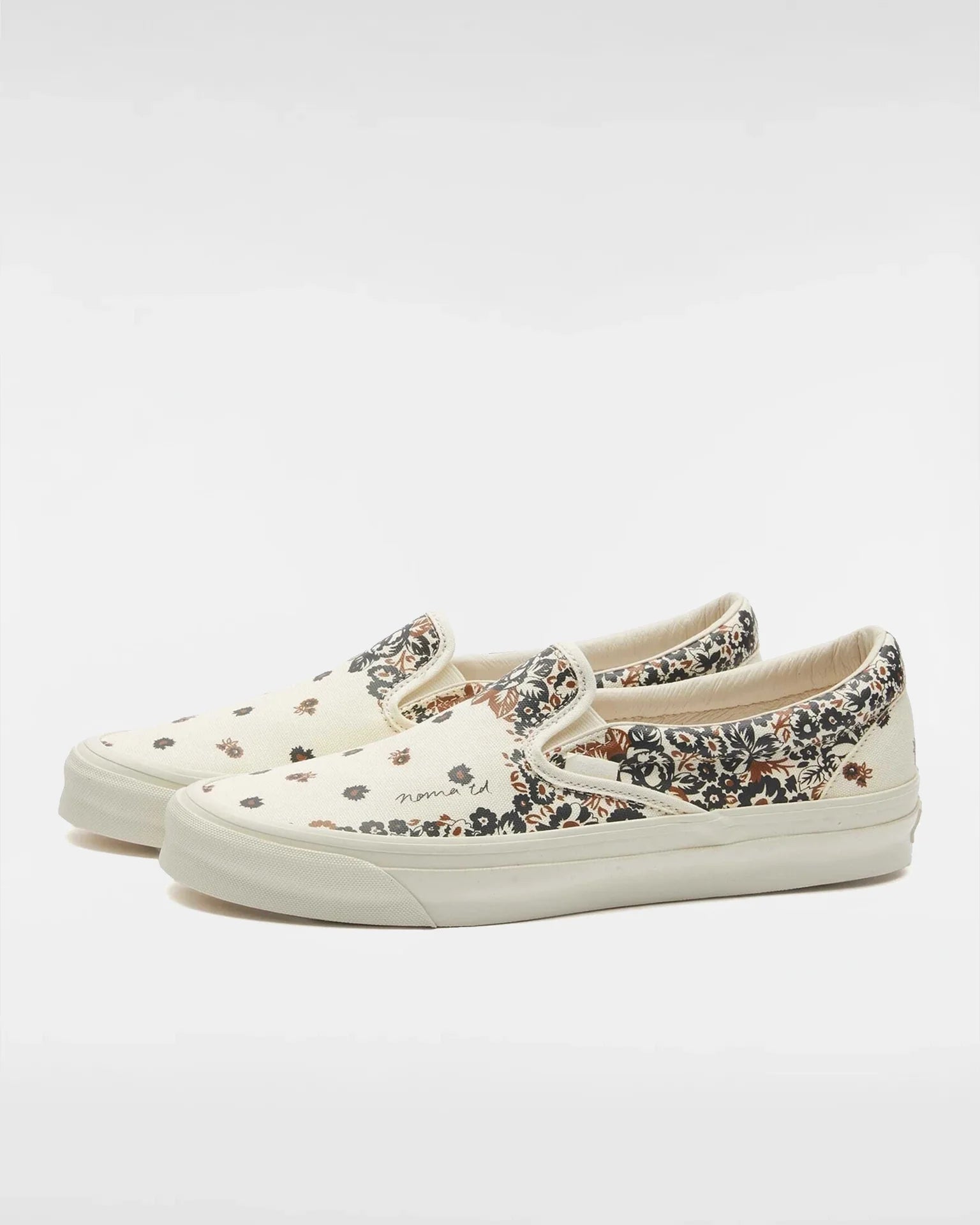 VANS UA OG Classic Slip-On LX NOMA T.D. x END TRUE WHITE/ANTIQUE WHITE kép 1