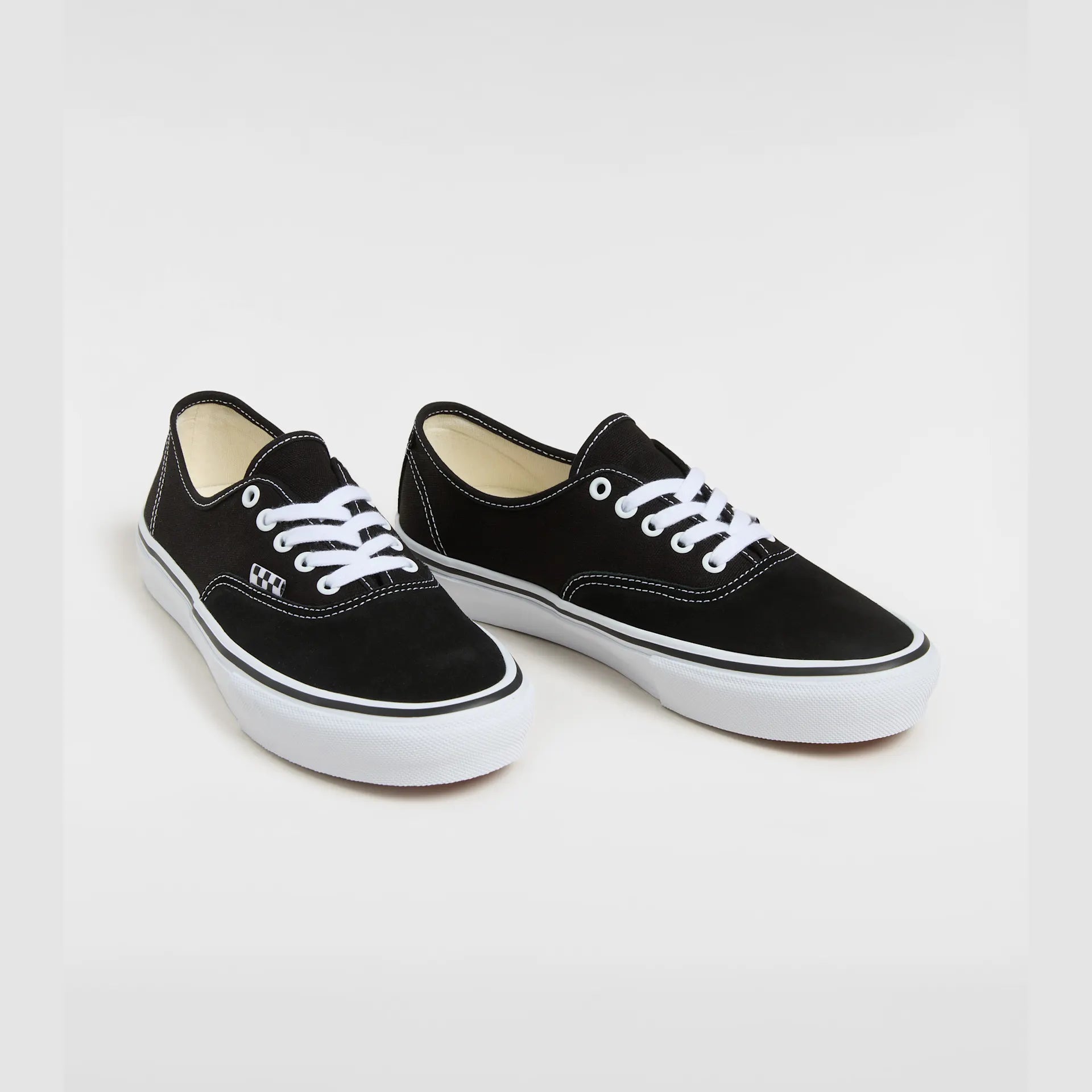 VANS Skate Authentic Black/White Cipő kép 2