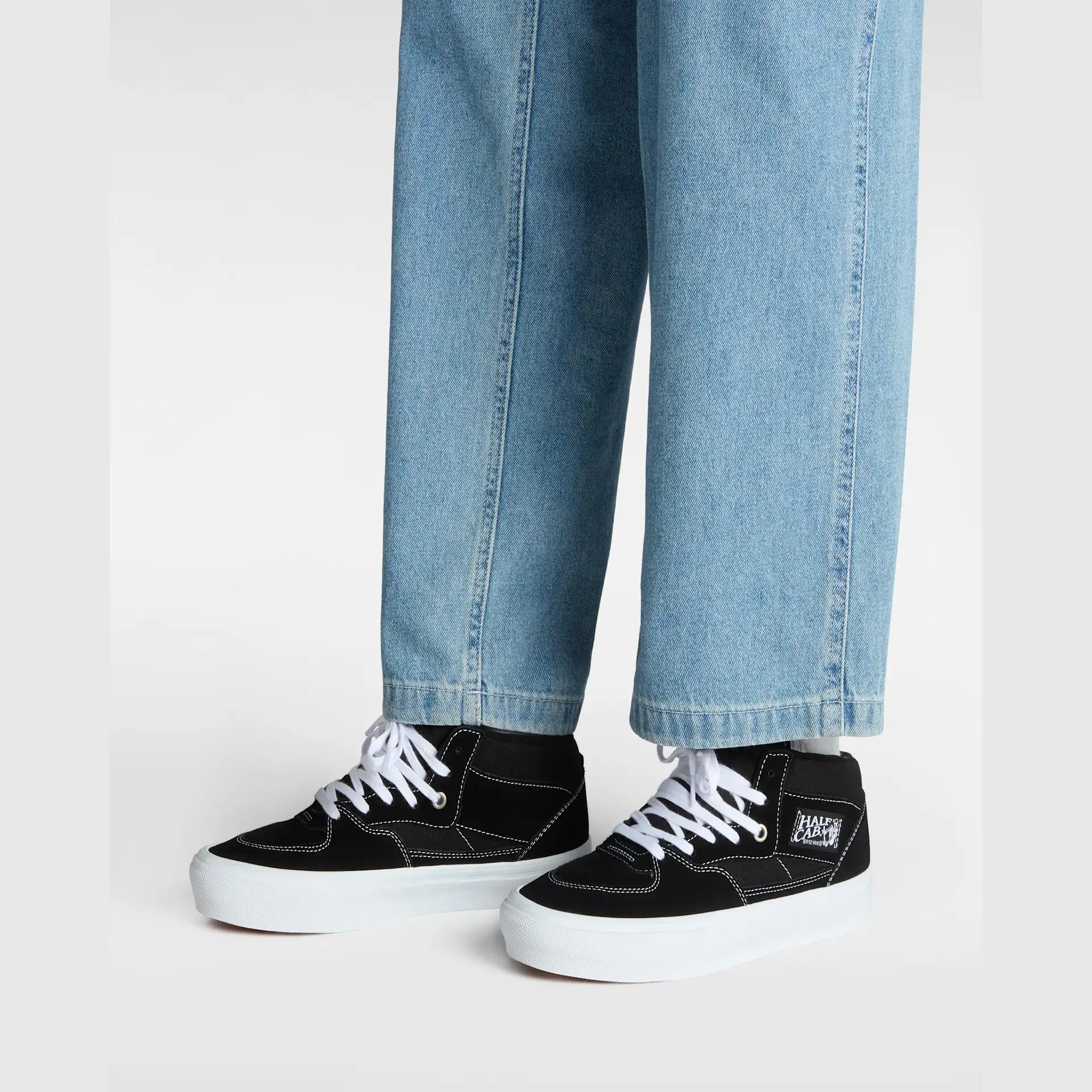 VANS Skate Half Cab Black/White Cipő kép 5