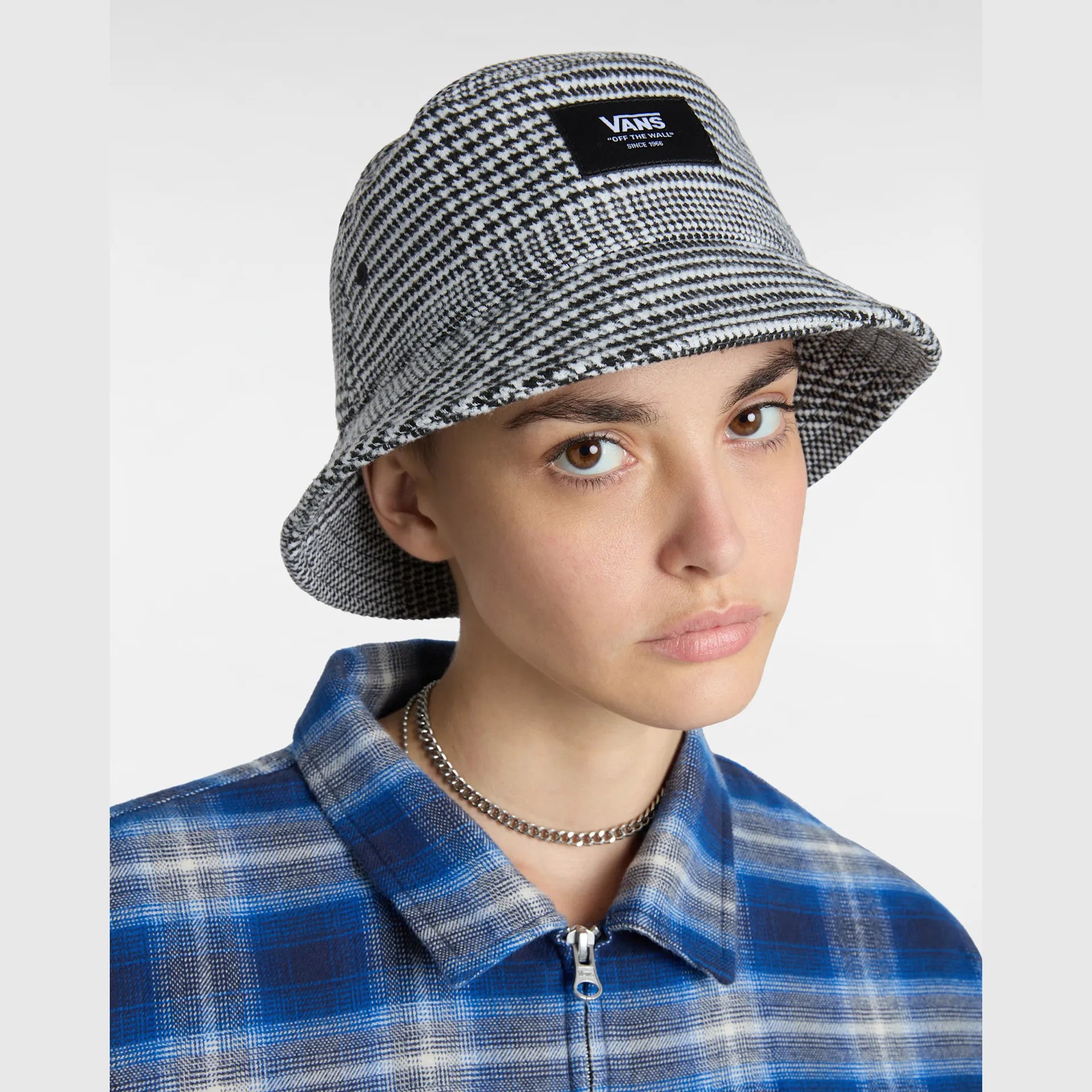 VANS VANS PATCH BUCKET Black/White Sapka kép 4